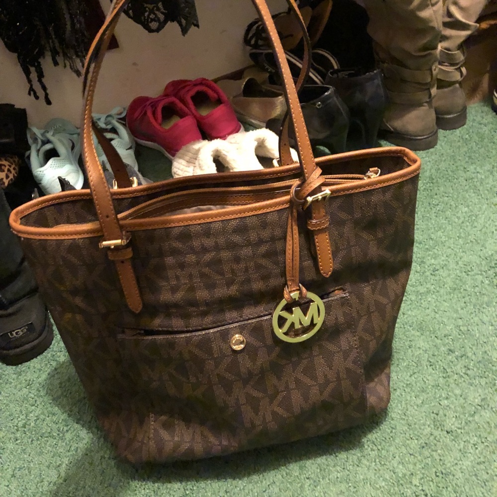 Mk jet set tote large with large wristlet